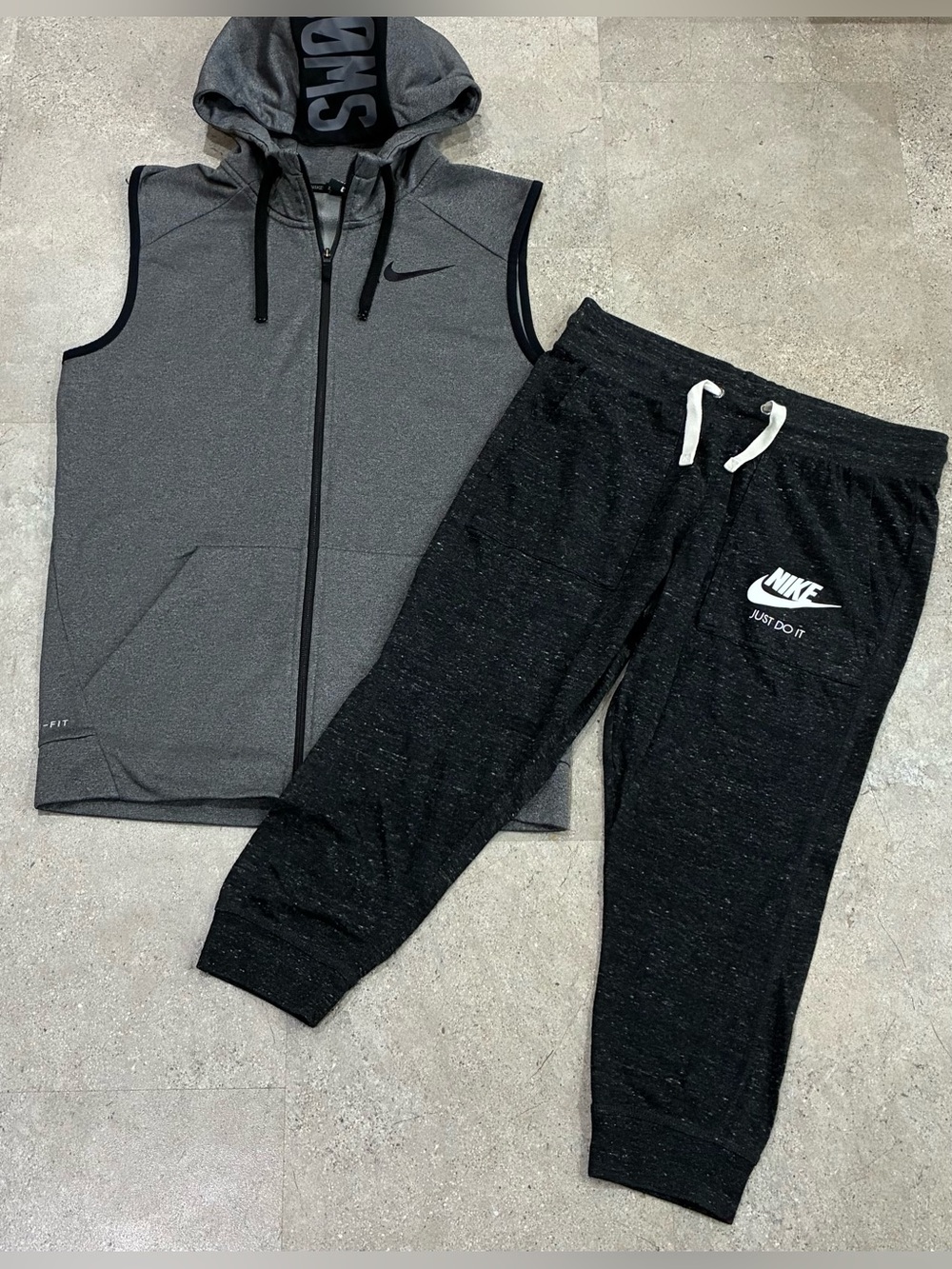 Women’s NIKE Vest & Cropped Sweatpants, sz Small